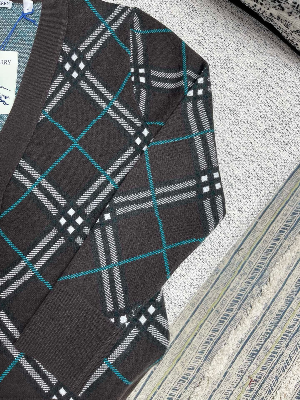 Strickjacke mit Karomuster Kamel - Herren