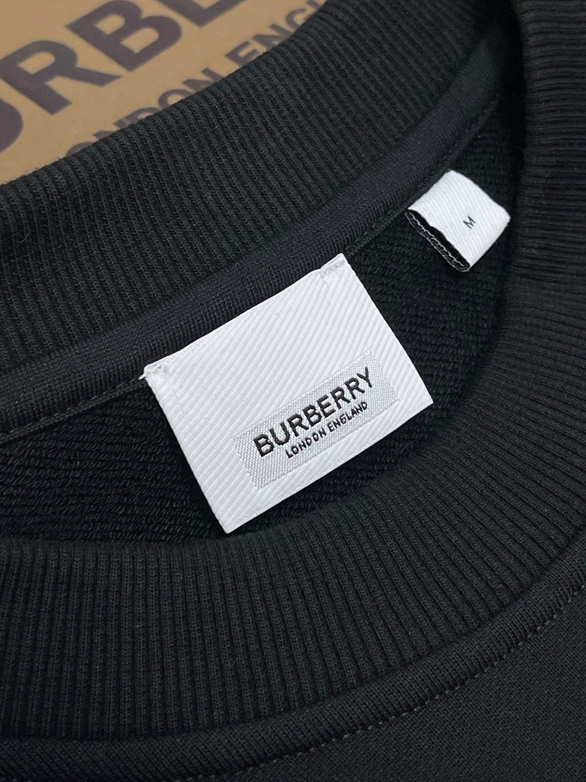 Rundhals-Sweater aus schwarzer Baumwolle mit Karostreifen – Herren