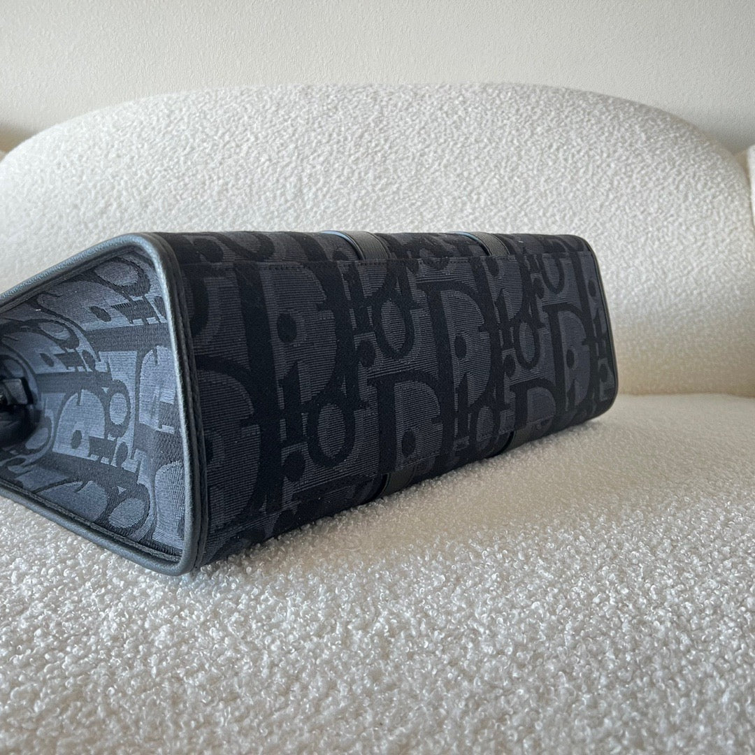 Handtasche in Schwarz und Grau