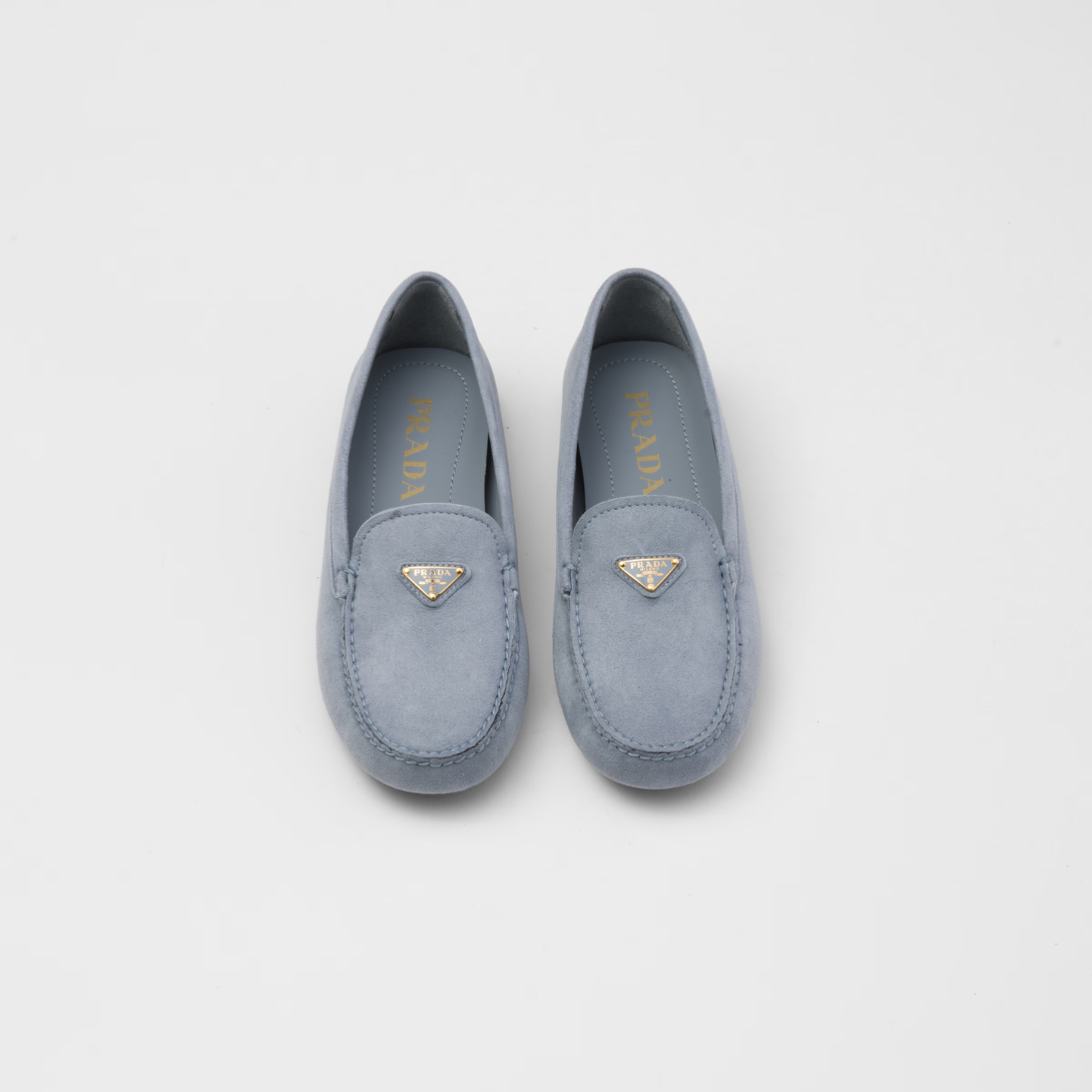 Suede driving loafers – these driving loafers with timeless charm have a sleek silhouette, an expression – LUX VERSE Luxury Designer Fashion Outlet