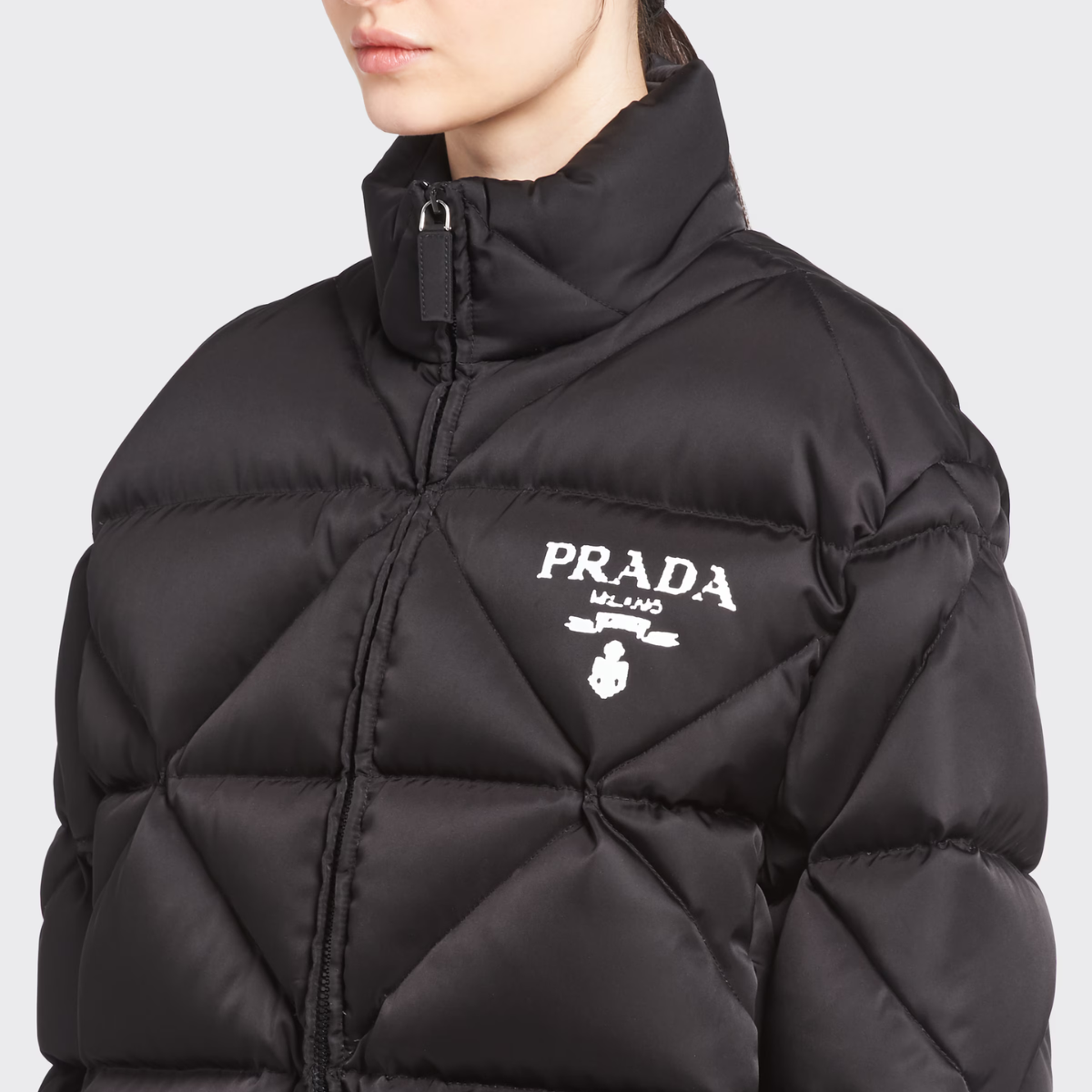 Re-Nylon Gabardine cropped down jacket – large volumes and a vintage inspiration characterize this down jacket made – LUX VERSE Luxury Designer Fashion Outlet