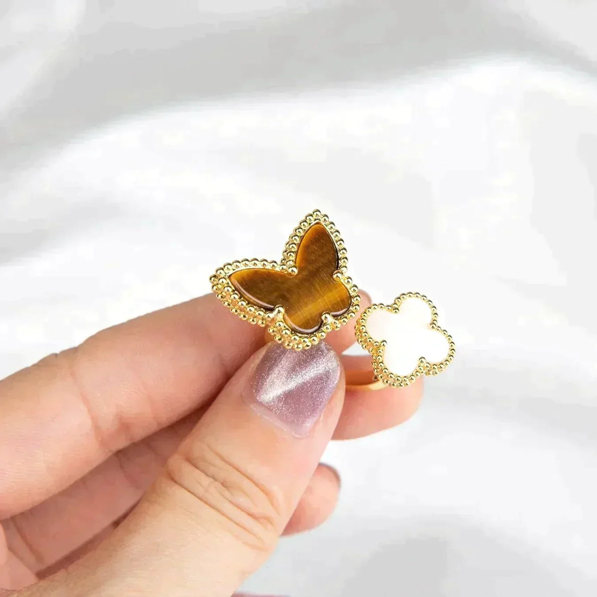 Lucky Between the Finger Ring – LUX VERSE Luxury Designer Fashion Outlet