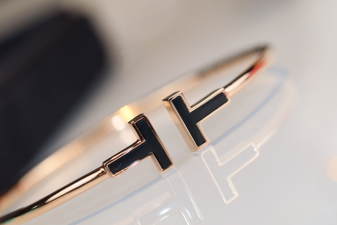 T Bracelet 1.8mm Onyx Rose Gold – LUX VERSE Luxury Designer Fashion Outlet