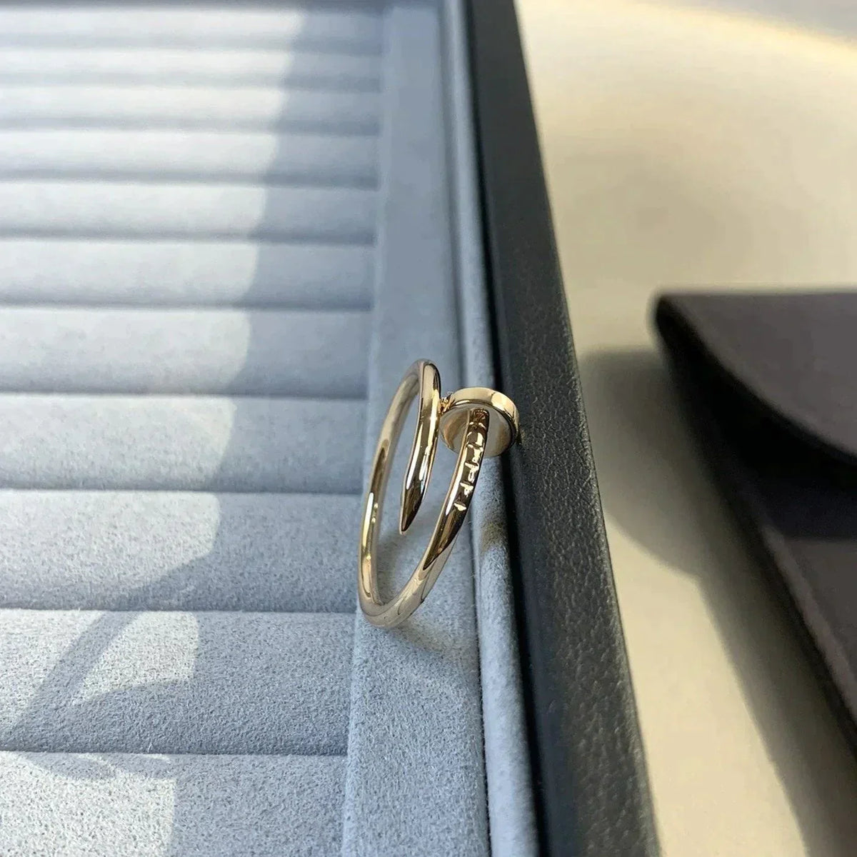 Juste Ring 1.8mm – LUX VERSE Luxury Designer Fashion Outlet