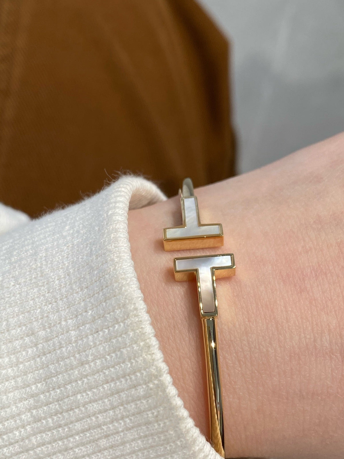 T Bracelet 1.8mm Mop Gold – LUX VERSE Luxury Designer Fashion Outlet