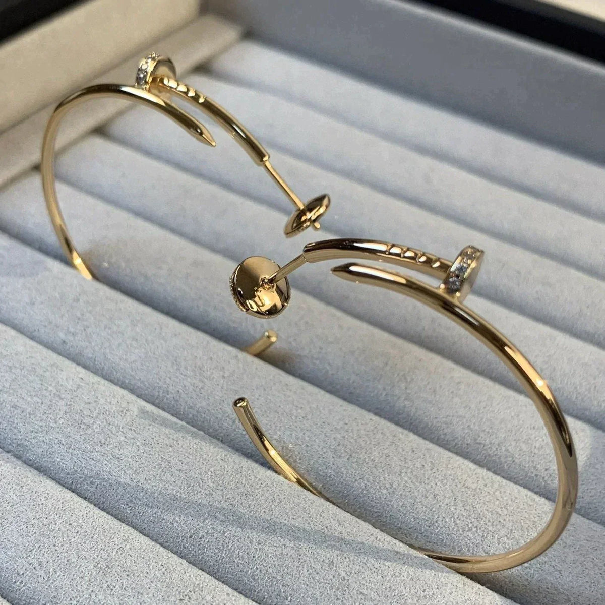 Juste Earrings Gold Diamonds 1.8mm – LUX VERSE Luxury Designer Fashion Outlet