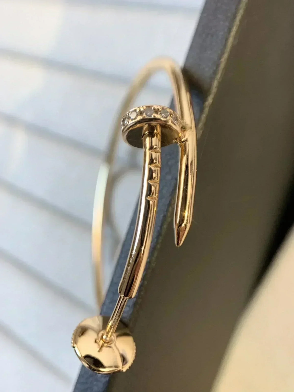 Juste Earrings Gold Diamonds 1.8mm – LUX VERSE Luxury Designer Fashion Outlet