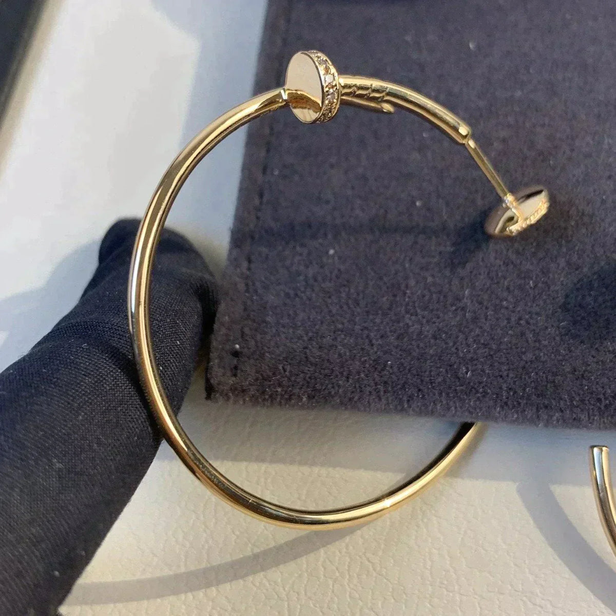 Juste Earrings Gold Diamonds 1.8mm – LUX VERSE Luxury Designer Fashion Outlet