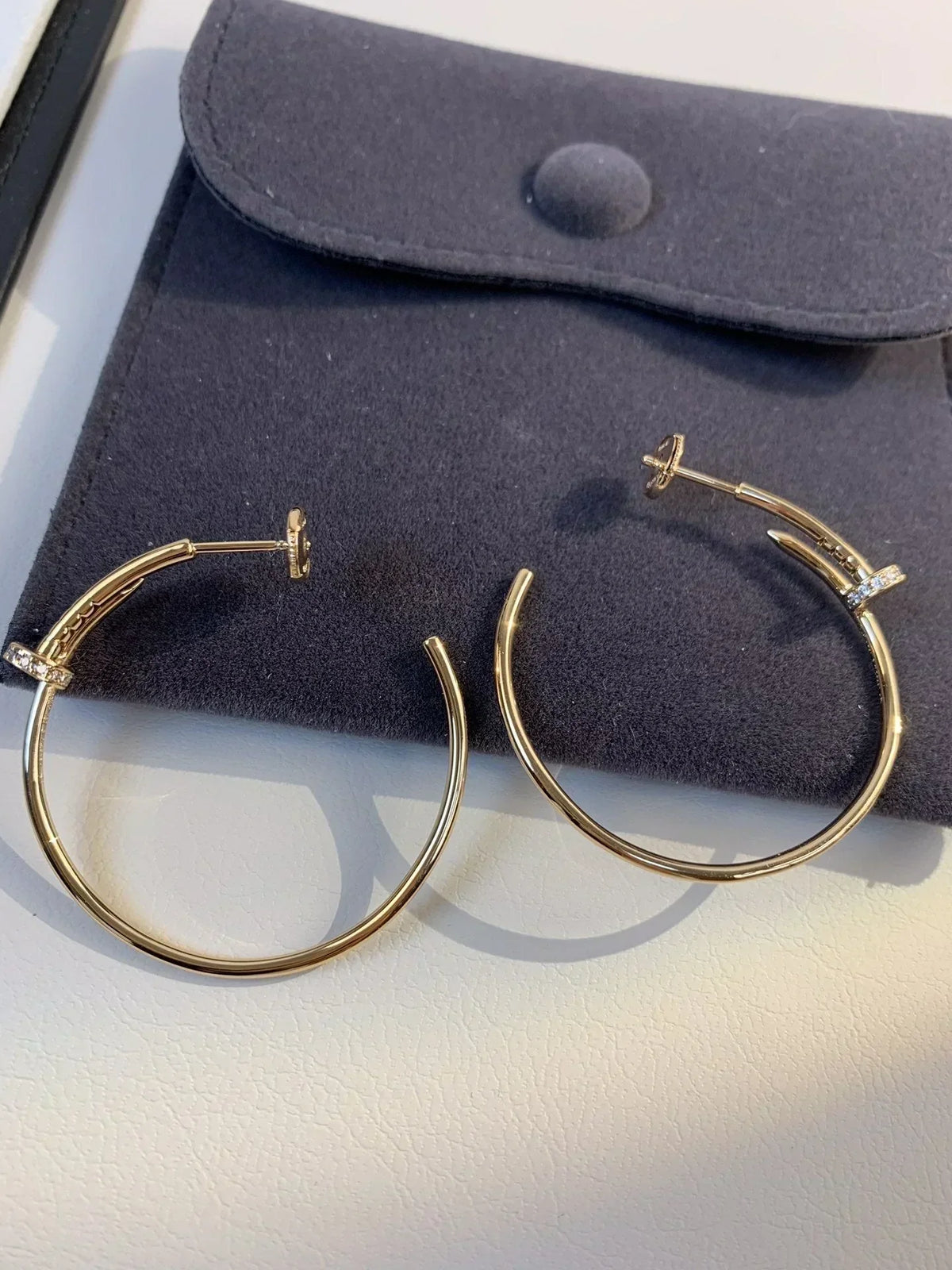 Juste Earrings Gold Diamonds 1.8mm – LUX VERSE Luxury Designer Fashion Outlet