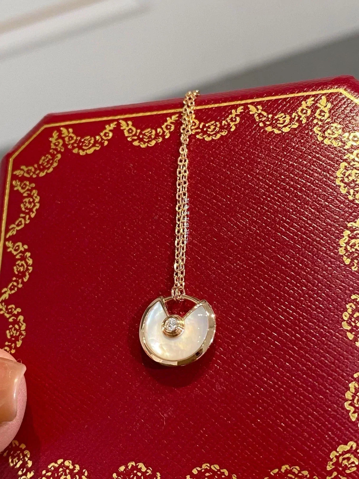 Amulette Rose Gold Mop Necklace – LUX VERSE Luxury Designer Fashion Outlet