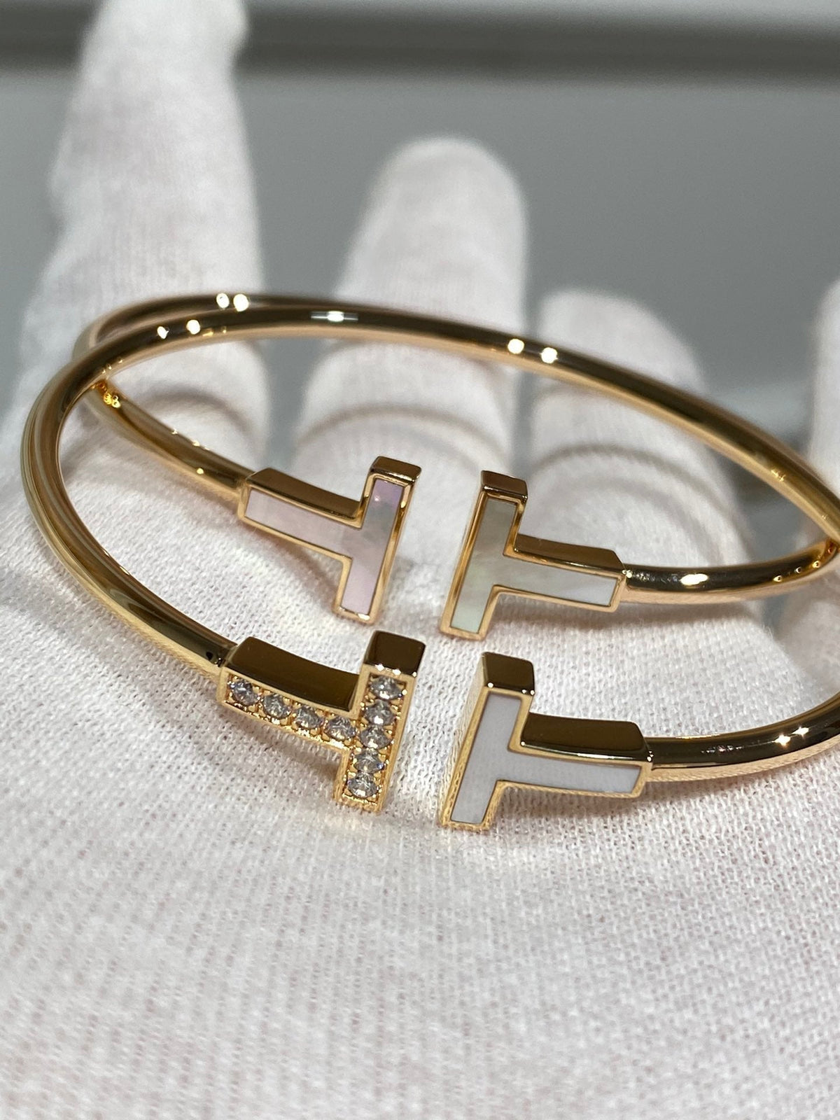 T Bracelet 1.8mm Mop Diamond Rose Gold – LUX VERSE Luxury Designer Fashion Outlet