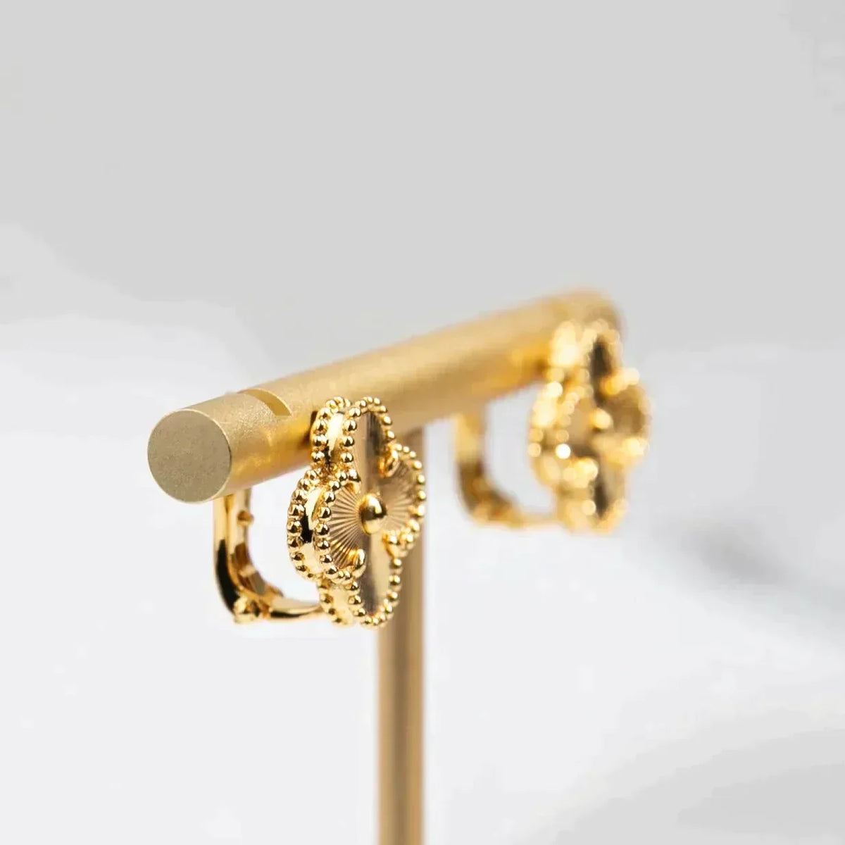 Clover Medium 1 Motifs Laser Earrings – LUX VERSE Luxury Designer Fashion Outlet