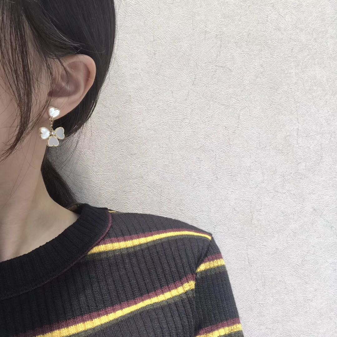 Clover Sweet White Mop Earrings – LUX VERSE Luxury Designer Fashion Outlet