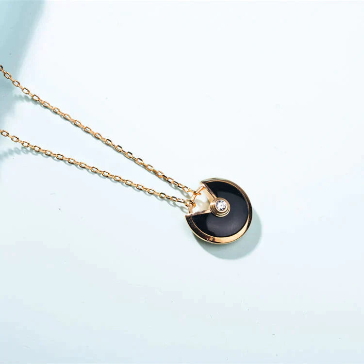 Amulette Gold Carnelian Onyx Necklace – LUX VERSE Luxury Designer Fashion Outlet