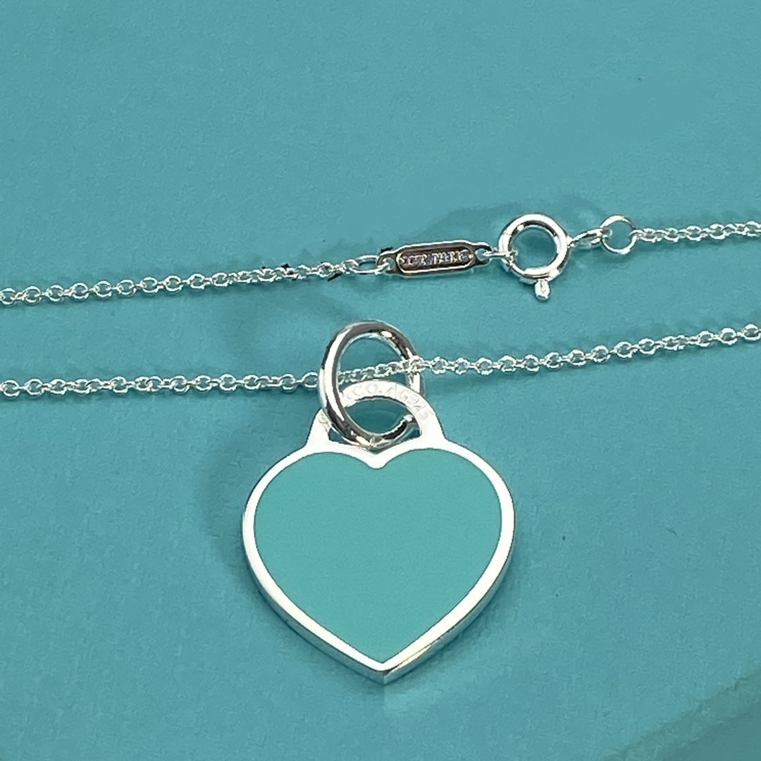 Heart Pedant Silver Necklace – LUX VERSE Luxury Designer Fashion Outlet