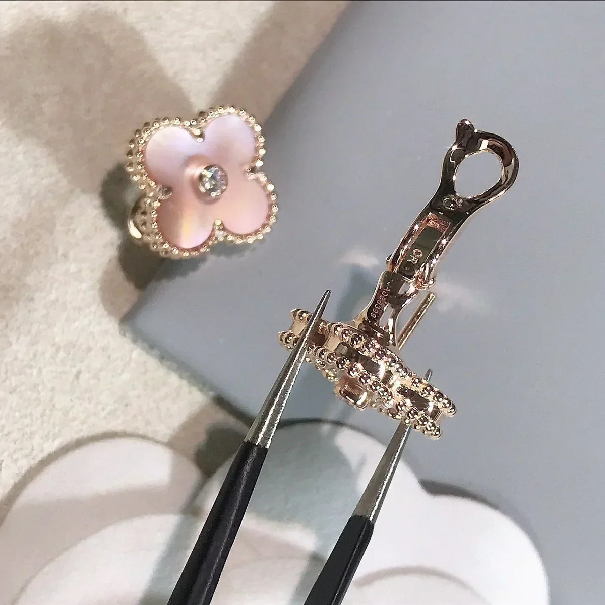 Clover Medium 1 Motifs  Pink Mop Diamond Earrings – LUX VERSE Luxury Designer Fashion Outlet