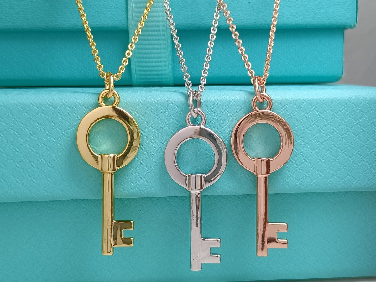 Key Necklace – LUX VERSE Luxury Designer Fashion Outlet