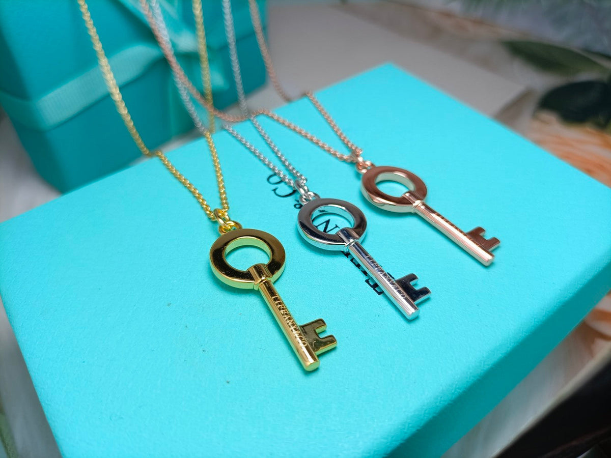 Key Necklace – LUX VERSE Luxury Designer Fashion Outlet