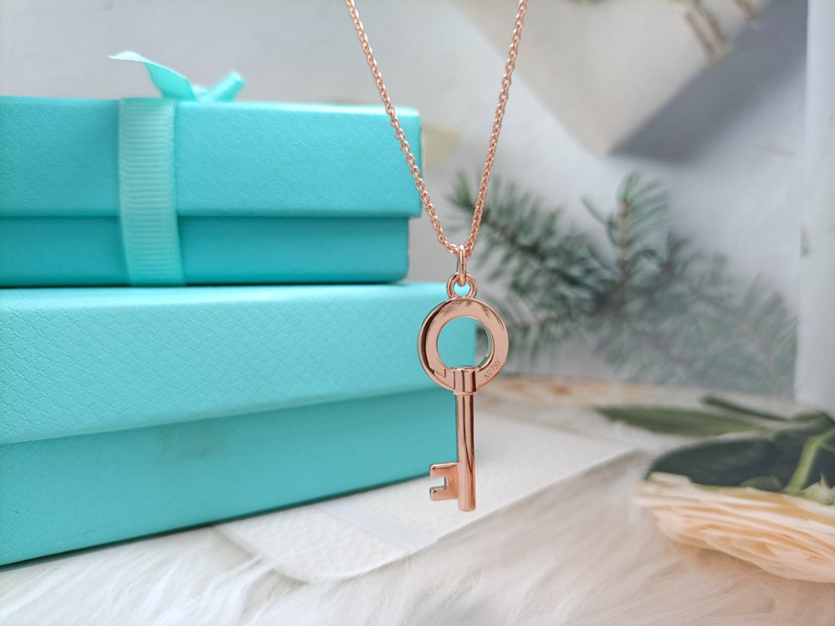 Key Necklace – LUX VERSE Luxury Designer Fashion Outlet