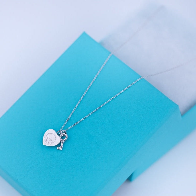 Key and Heart Silver Necklace – LUX VERSE Luxury Designer Fashion Outlet