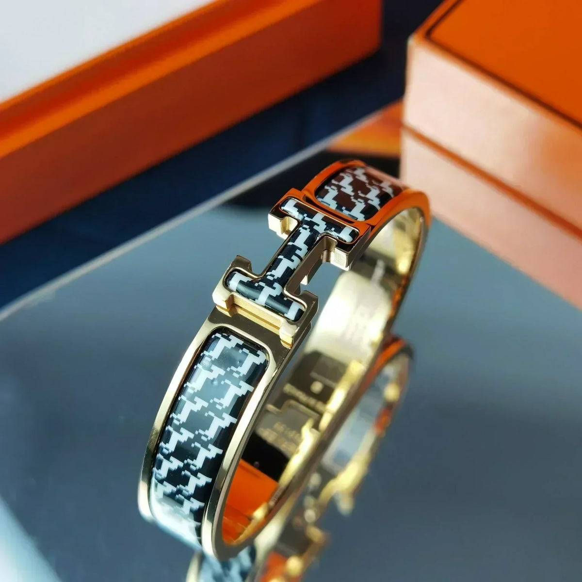 H Horse Bracelet 12mm – LUX VERSE Luxury Designer Fashion Outlet