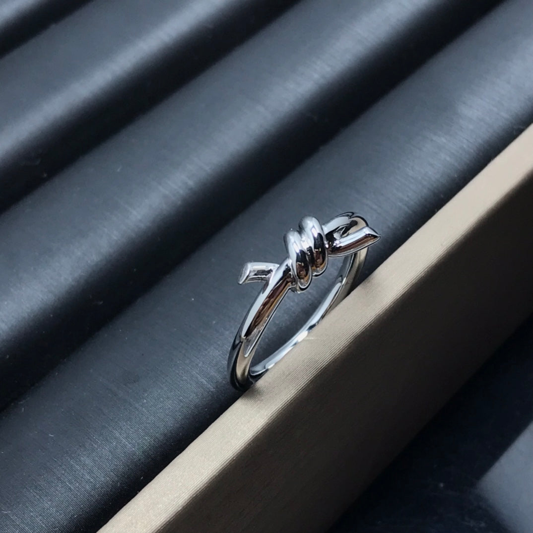 Knot Ring 1.2mm – LUX VERSE Luxury Designer Fashion Outlet