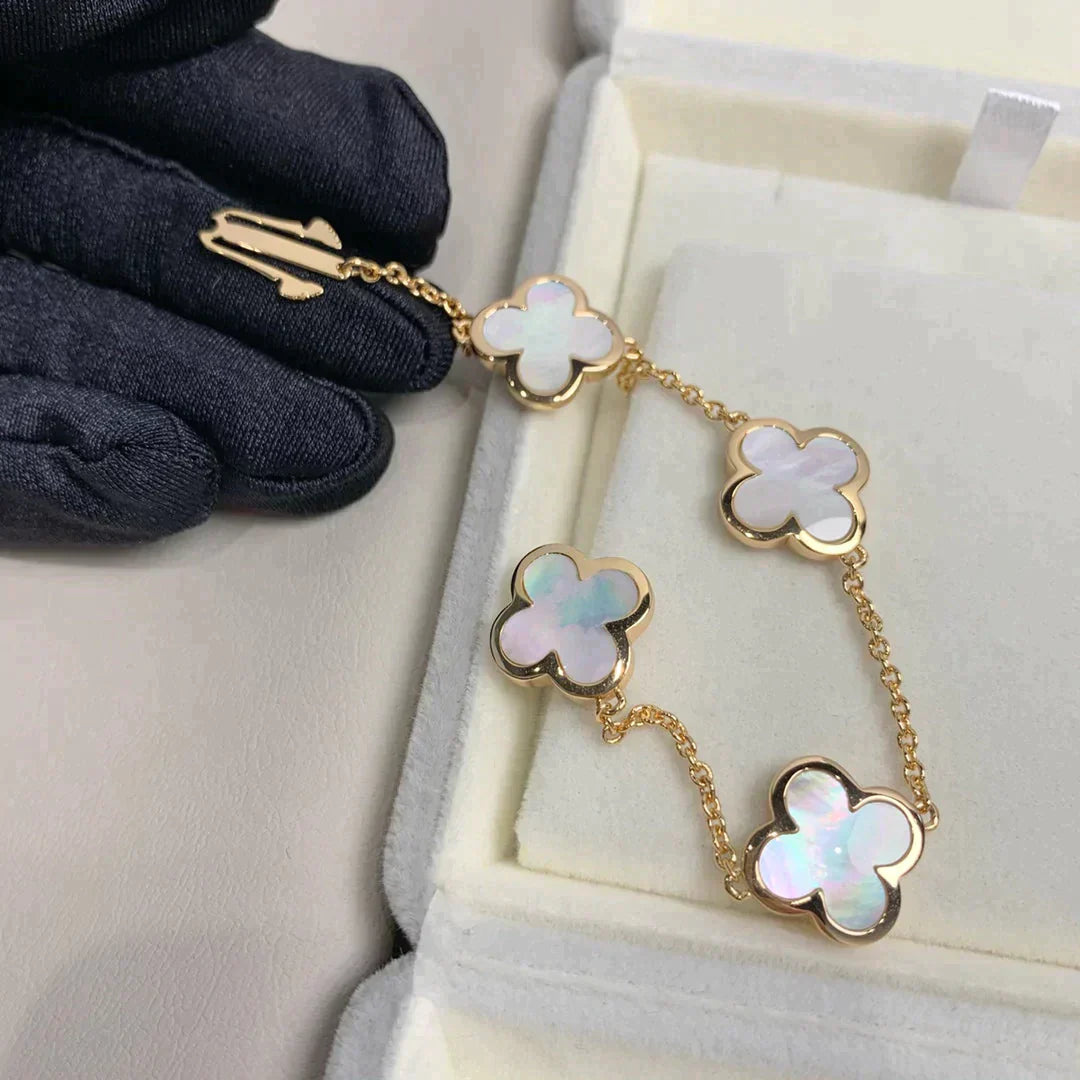 Pure Clover Mop Bracelet 4 Motifs – LUX VERSE Luxury Designer Fashion Outlet