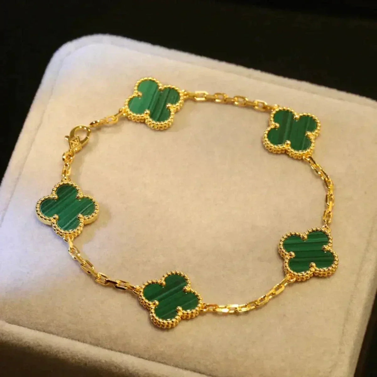 Clover 5 Motifs Malachite Bracelet – LUX VERSE Luxury Designer Fashion Outlet