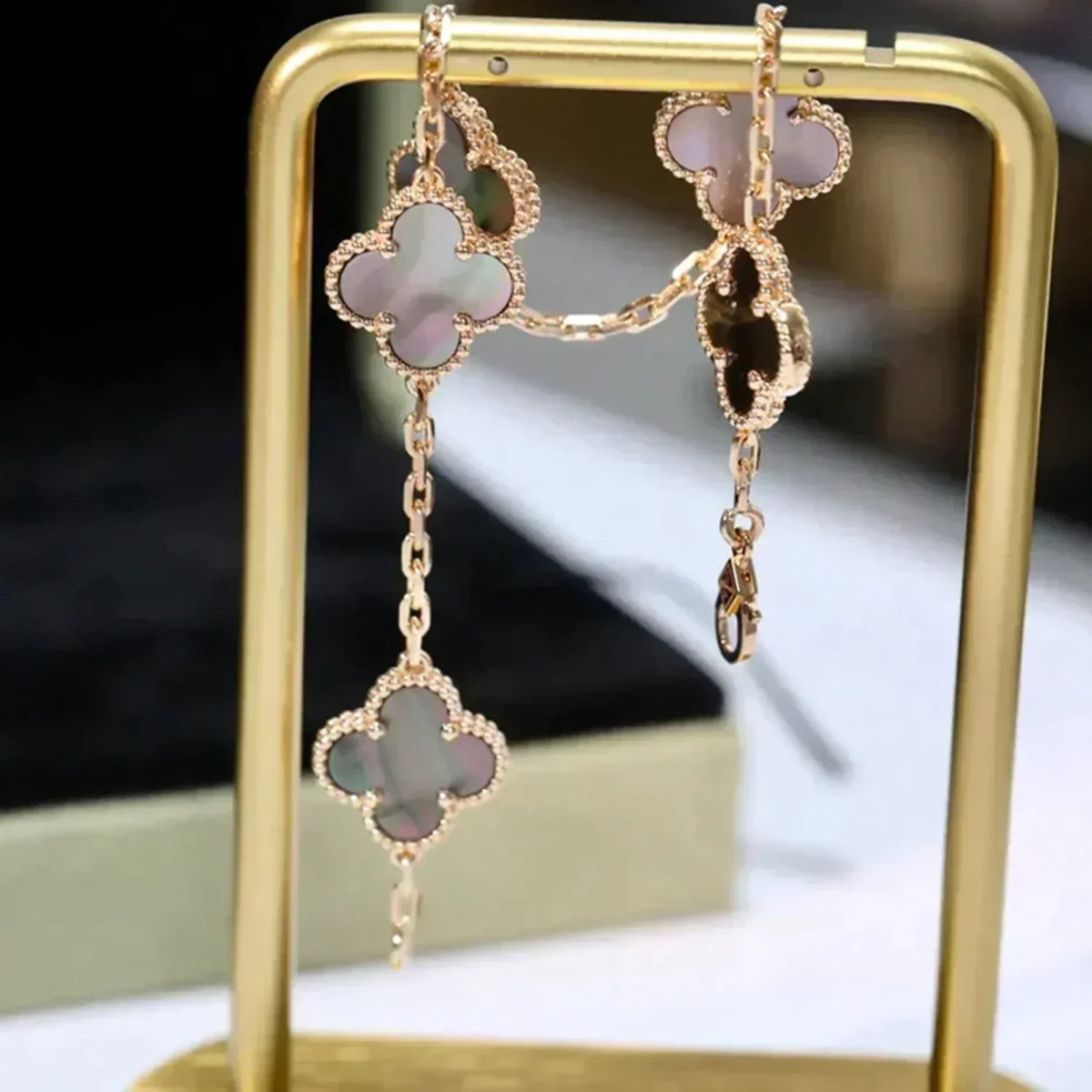Clover 5 Motif Gray Mop  Bracelet – LUX VERSE Luxury Designer Fashion Outlet