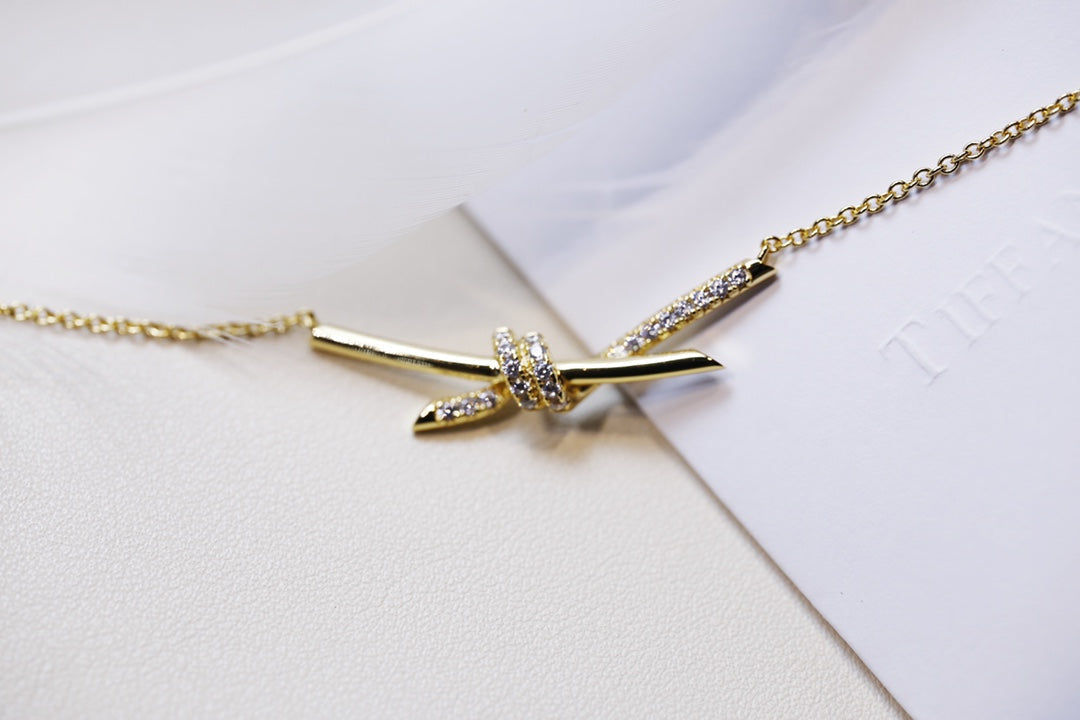 Knot Necklace Gold Diamonds – LUX VERSE Luxury Designer Fashion Outlet