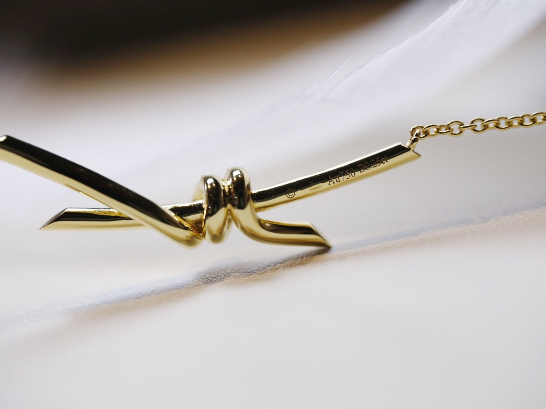 Knot Necklace Gold Diamonds – LUX VERSE Luxury Designer Fashion Outlet