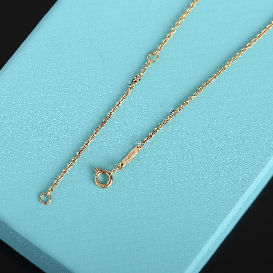 Knot Necklace Gold – LUX VERSE Luxury Designer Fashion Outlet