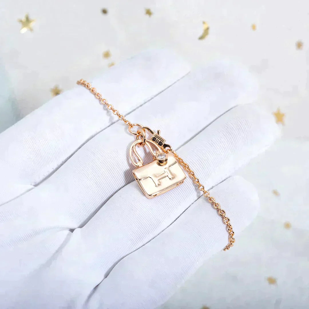 Amulette Pedant Rose Gold Necklace – LUX VERSE Luxury Designer Fashion Outlet