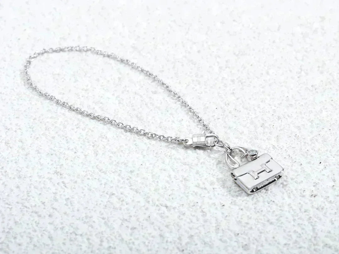 Amulette Pedant Silver Necklace – LUX VERSE Luxury Designer Fashion Outlet