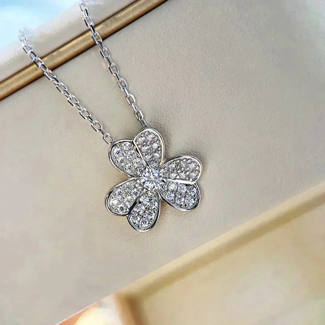Clover Diamond Necklace Silver – LUX VERSE Luxury Designer Fashion Outlet