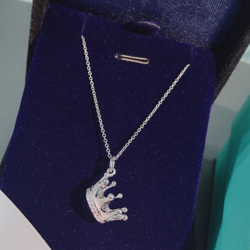 Crown Pedant Necklace – LUX VERSE Luxury Designer Fashion Outlet