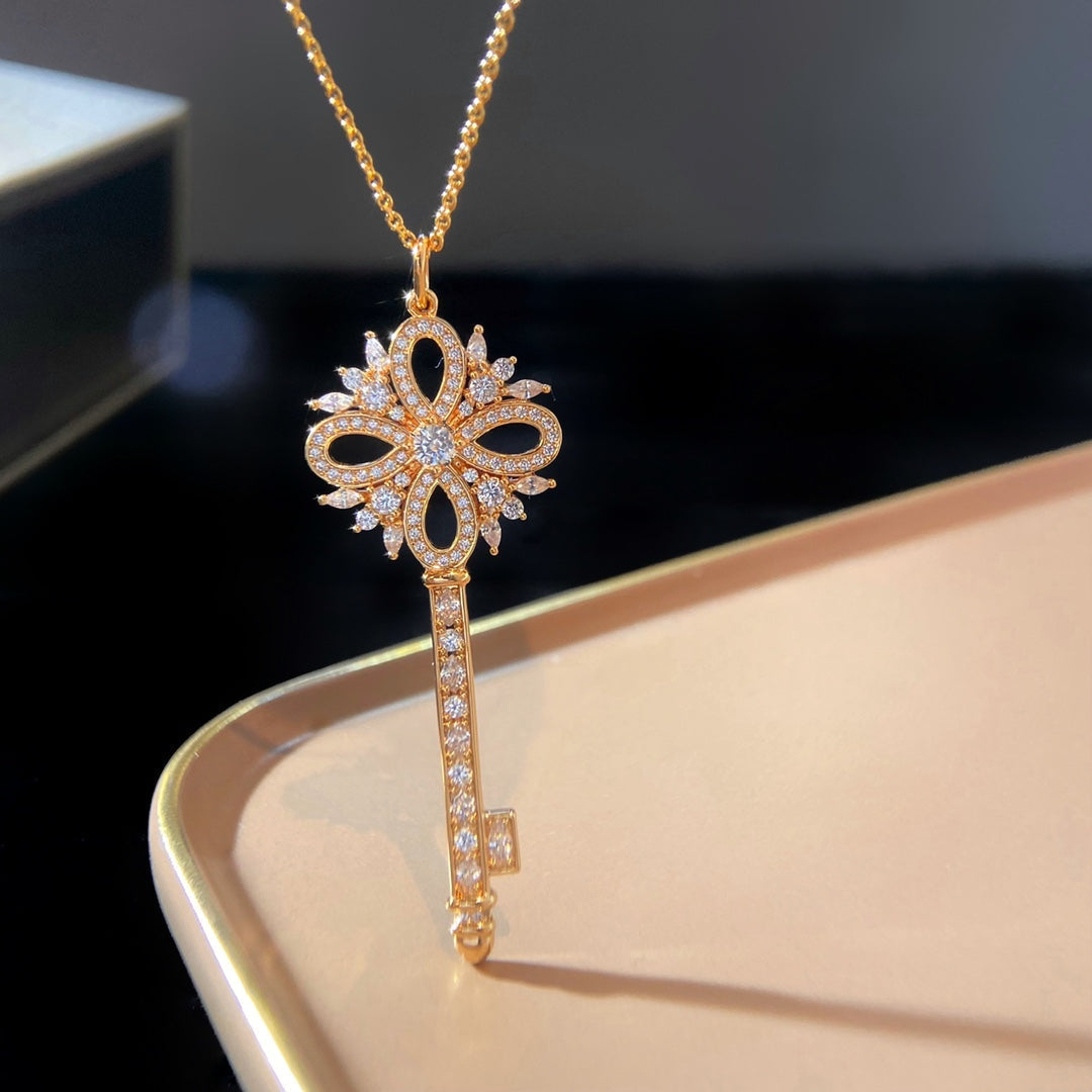 Victoria Key Pedant – LUX VERSE Luxury Designer Fashion Outlet