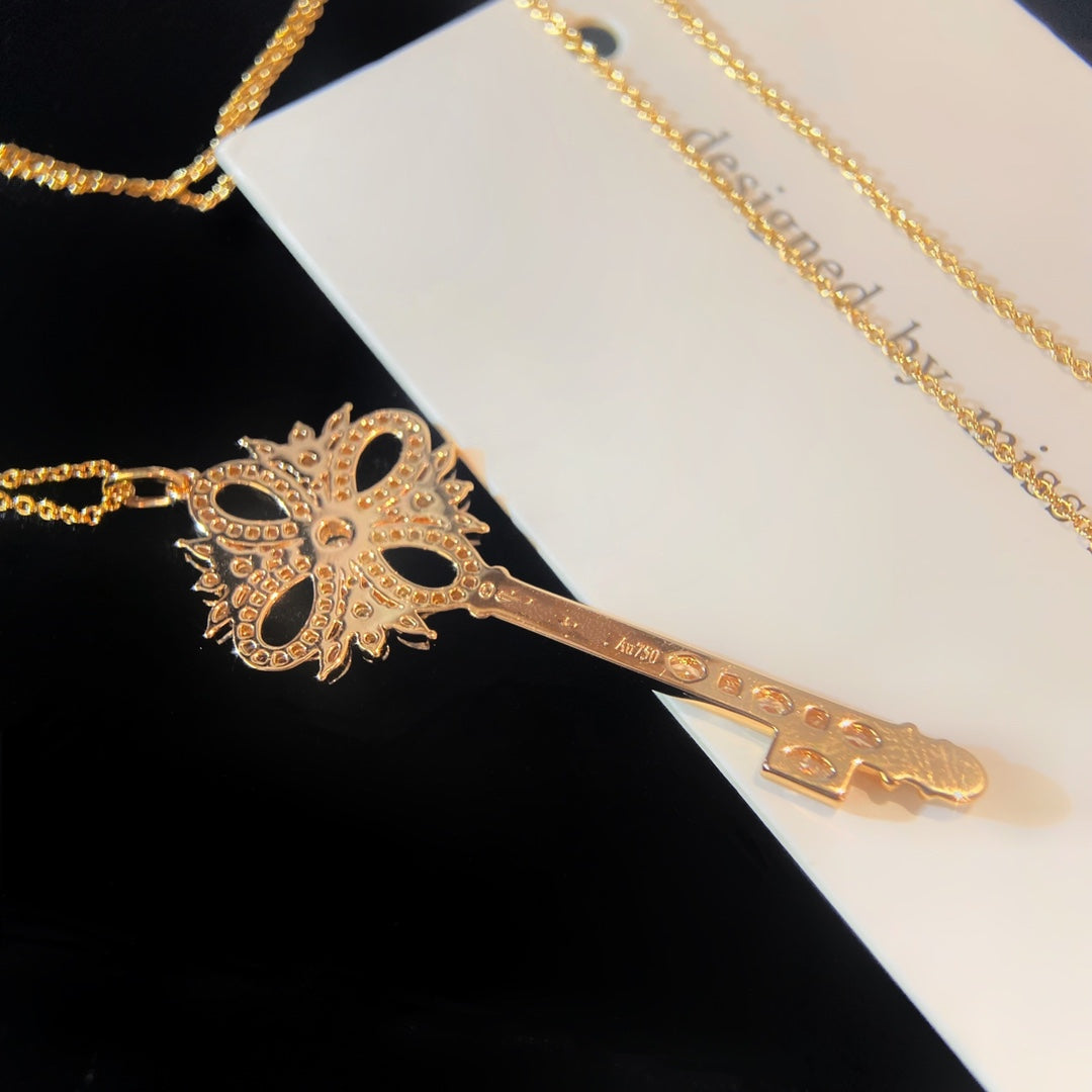 Victoria Key Pedant – LUX VERSE Luxury Designer Fashion Outlet