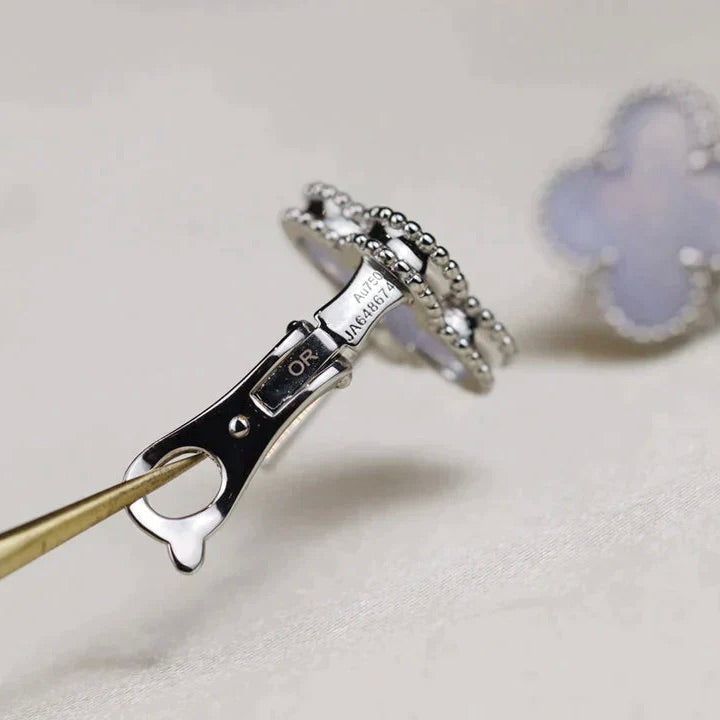 Clover Medium 1 Motifs  White Mop Earrings Silver – LUX VERSE Luxury Designer Fashion Outlet