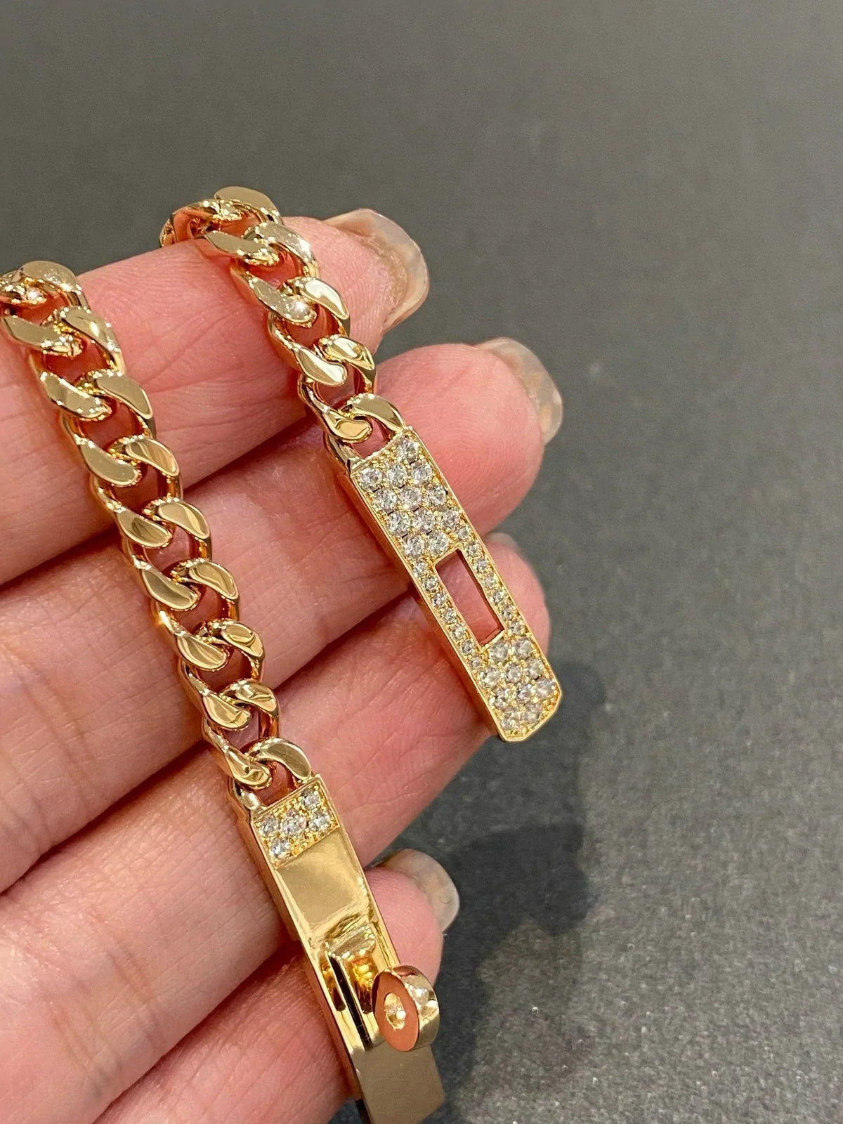 Kelly Chain Rose Gold Diamonds Bracelet – LUX VERSE Luxury Designer Fashion Outlet