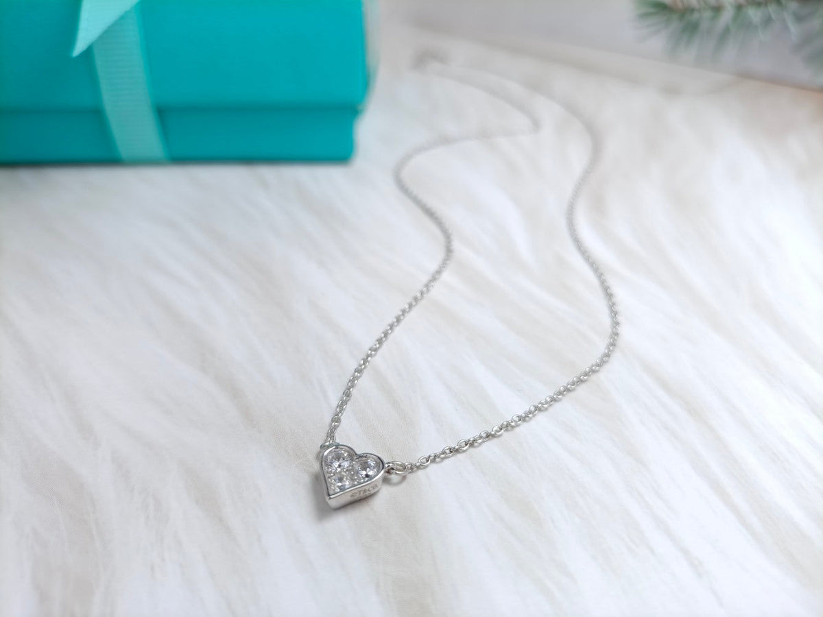 Heart 3 Diamonds Pedant Necklace – LUX VERSE Luxury Designer Fashion Outlet