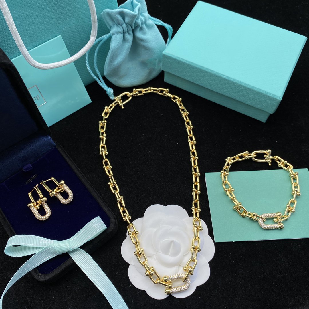 Hardwear Link Diamond Gold Earrings – LUX VERSE Luxury Designer Fashion Outlet