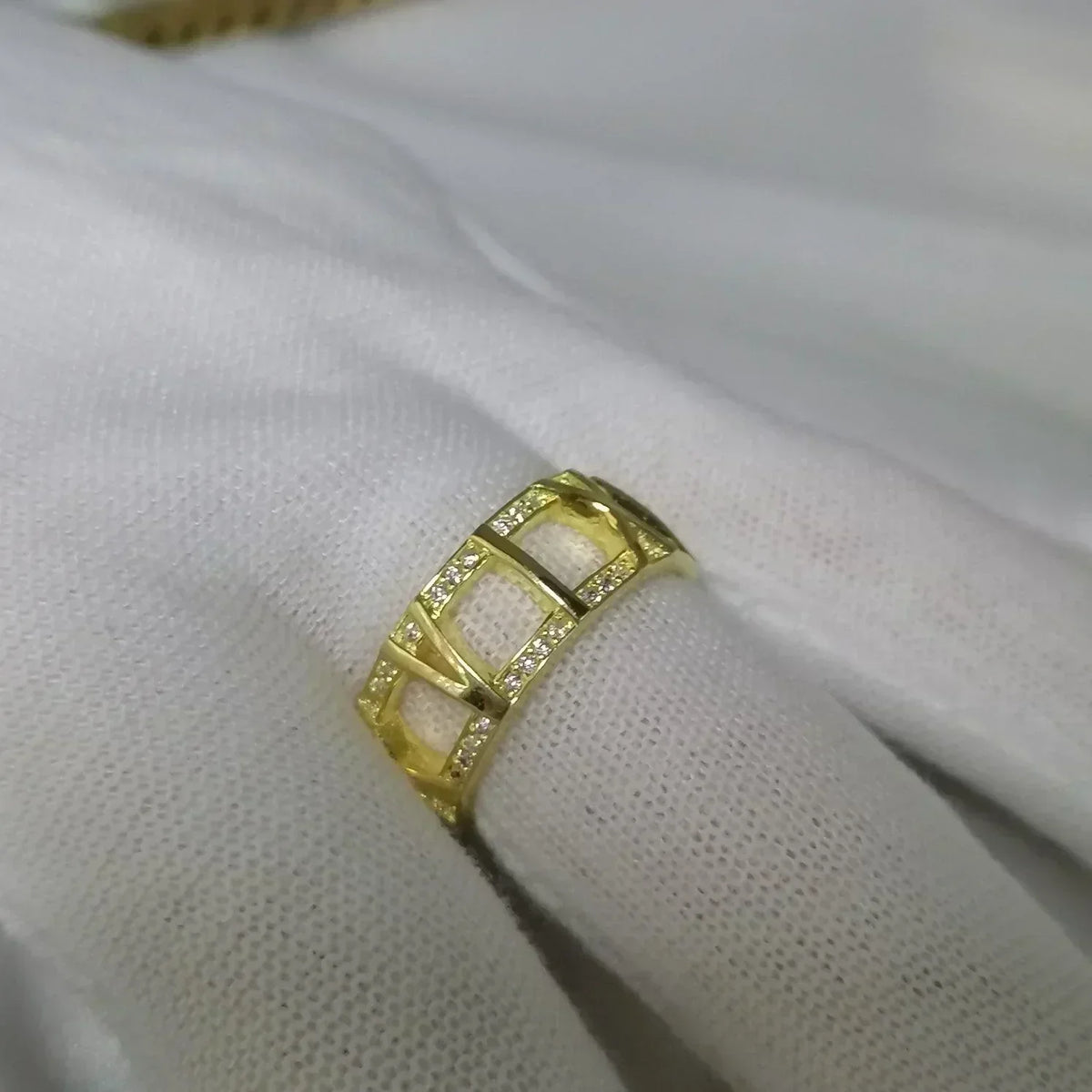 Atlas Large Open Diamond Ring – LUX VERSE Luxury Designer Fashion Outlet