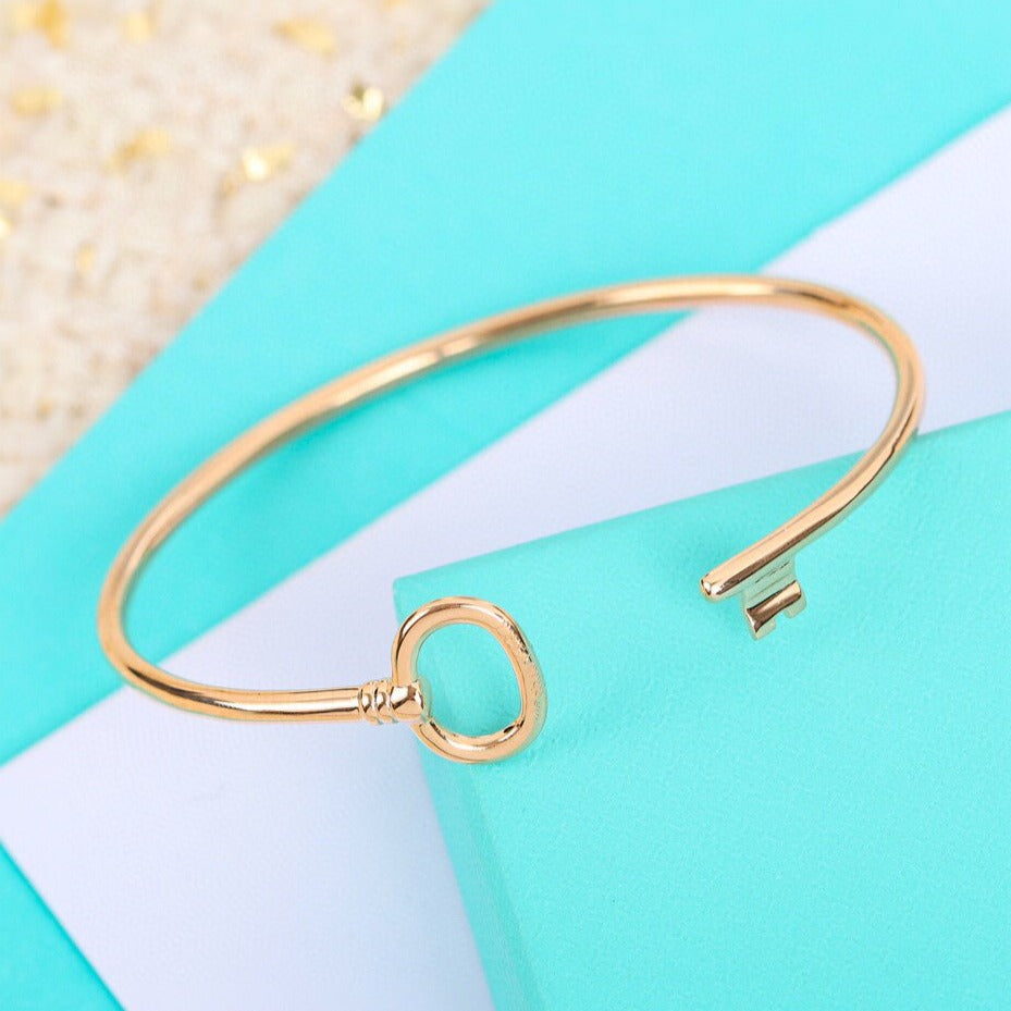 Key Wire Oval Bracelet – LUX VERSE Luxury Designer Fashion Outlet