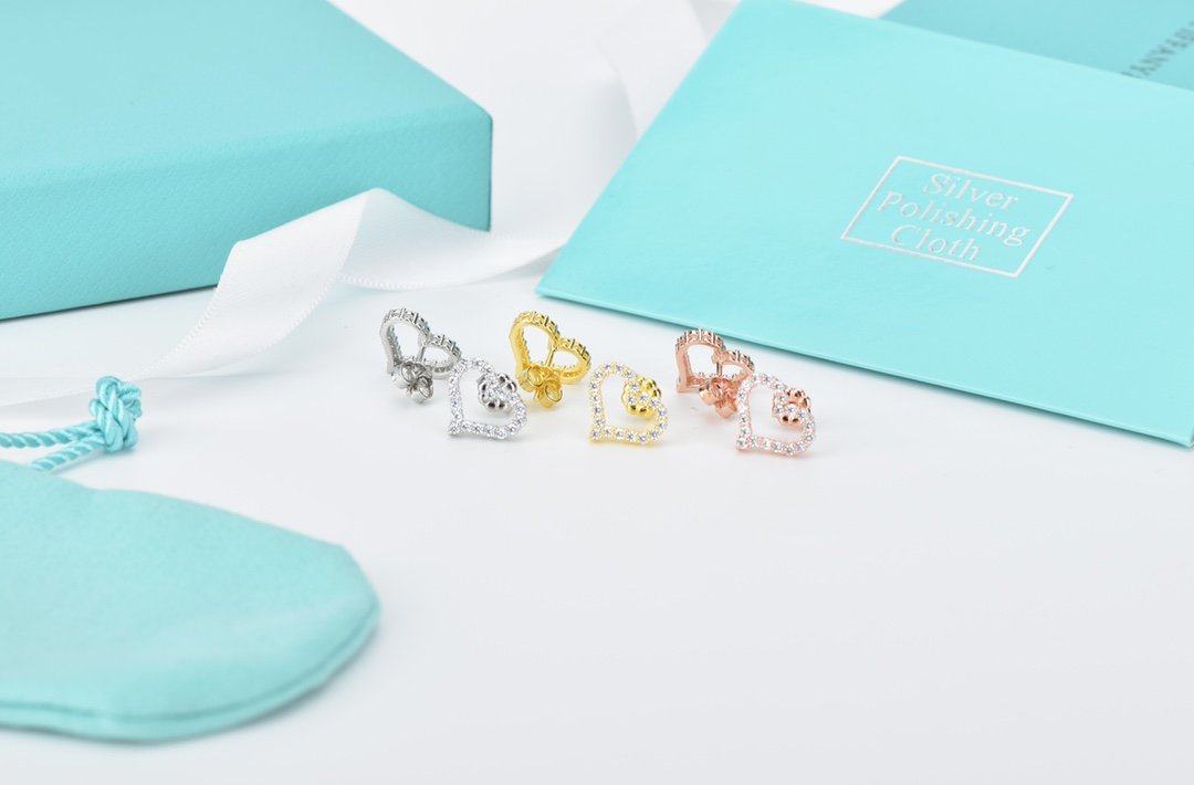 Open Heart Stud Diamond Earrings – LUX VERSE Luxury Designer Fashion Outlet