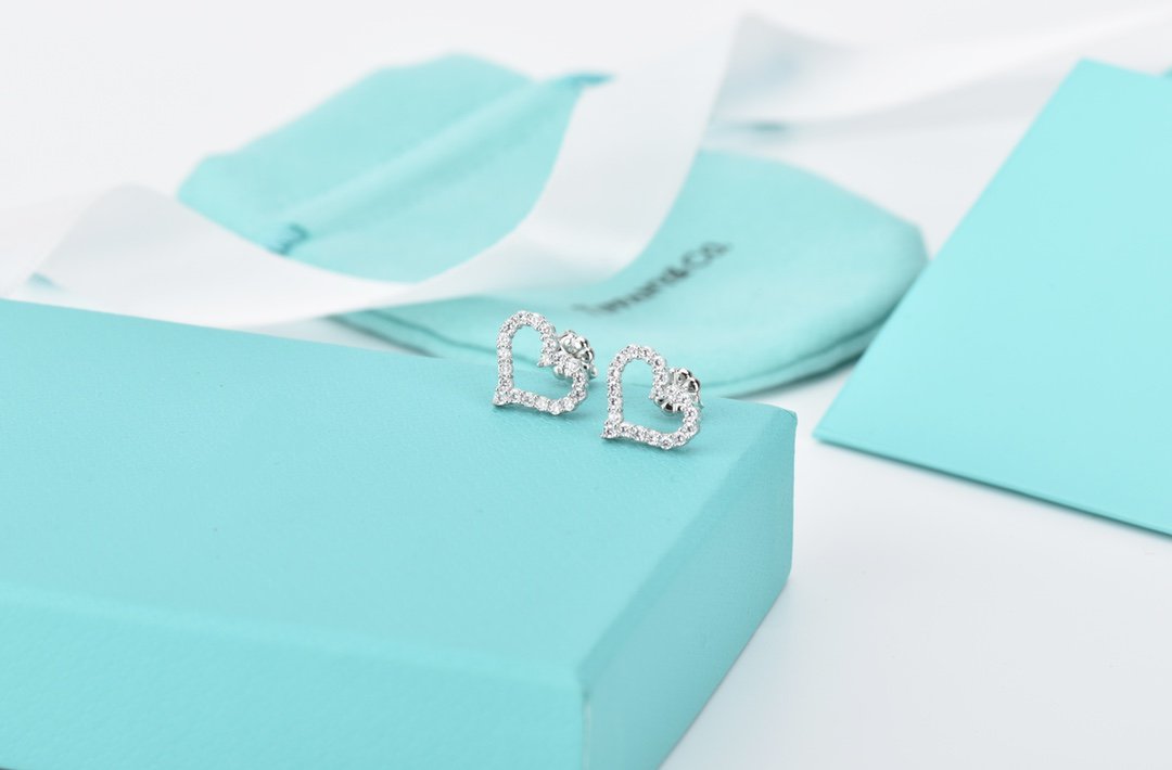 Open Heart Stud Diamond Earrings – LUX VERSE Luxury Designer Fashion Outlet