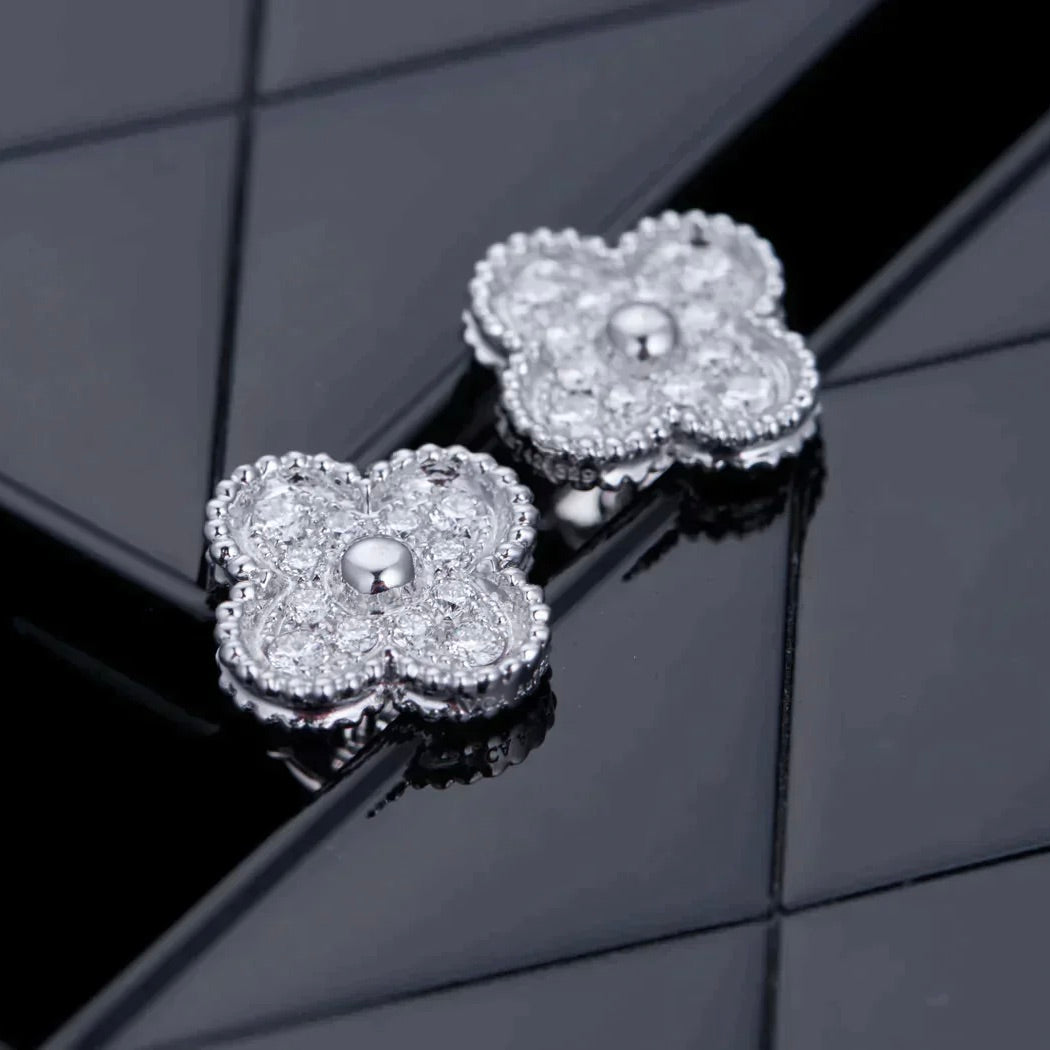 Clover 1 Motifs Diamond Stud Earrings Silver – LUX VERSE Luxury Designer Fashion Outlet