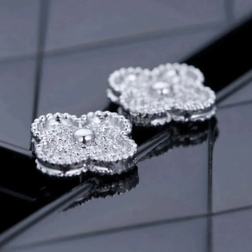 Clover 1 Motifs Diamond Stud Earrings Silver – LUX VERSE Luxury Designer Fashion Outlet