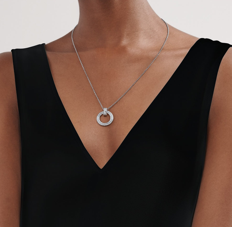 T Circle Pedant Diamond Necklace – LUX VERSE Luxury Designer Fashion Outlet