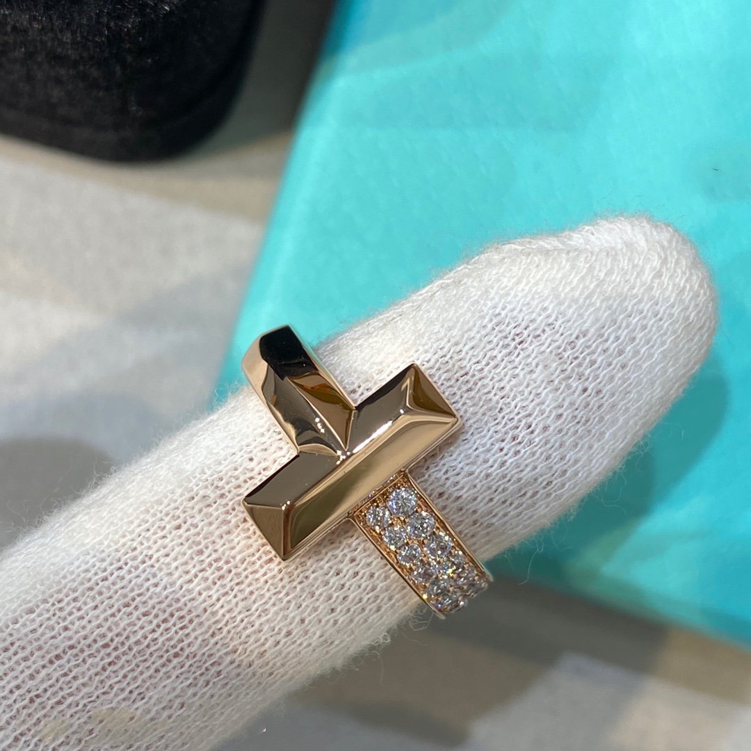 T Wire Medium Diamond Ring – LUX VERSE Luxury Designer Fashion Outlet
